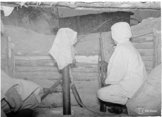 Kranaatinheitin Taipaleessa joulukuussa 1939. SA-Kuva. 