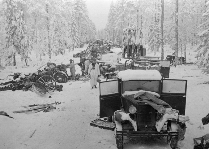 Raatten tien motteihin jäi paljon materiaalia. 